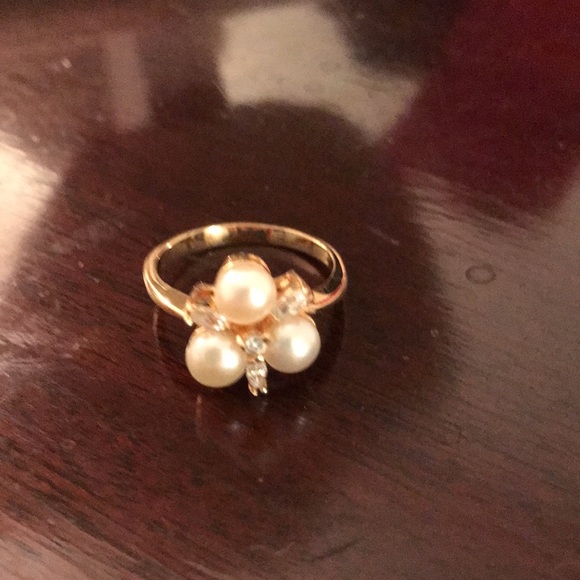 Pearl and rhinestone ring, size 7 3/4 - Picture 3 of 3